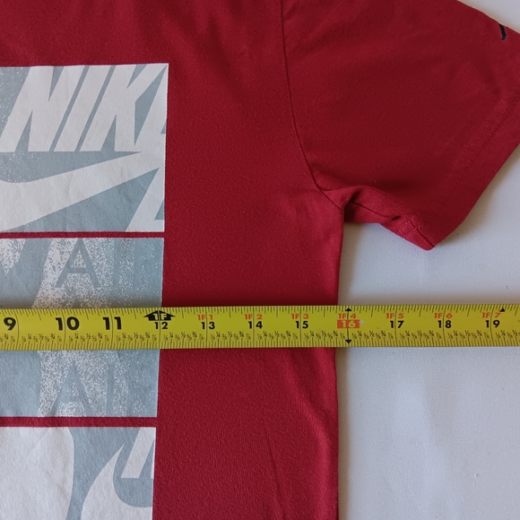 Air Jordan boy's red short-sleeve graphic t-shirt size M - Picture 6 of 8